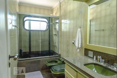 Apartamento à venda com 340m², 4 quartos e 6 vagas Apartamento à venda com 340m², 4 quartos e 6 vagasBanheiro 2 - Suíte