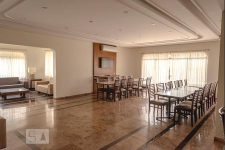 Apartamento à venda com 340m², 4 quartos e 6 vagas Apartamento à venda com 340m², 4 quartos e 6 vagasÁrea comum - Salão de festas