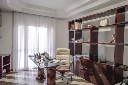 Apartamento à venda com 340m², 4 quartos e 6 vagas Apartamento à venda com 340m², 4 quartos e 6 vagasEscritório