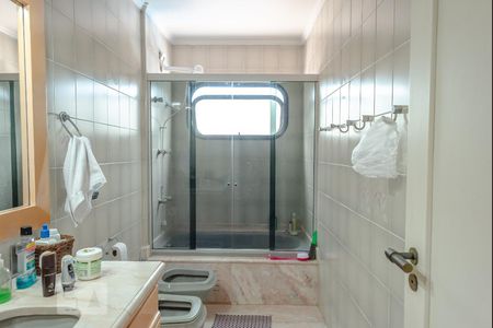 Apartamento à venda com 340m², 4 quartos e 6 vagas Apartamento à venda com 340m², 4 quartos e 6 vagasBanheiro 3 - Suíte