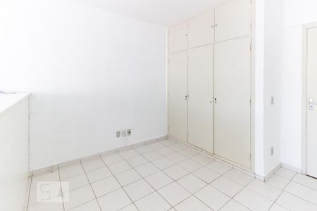 Sala de kitnet/studio para alugar com 1 quarto, 35m² em Centro, Campinas
