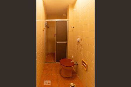 Banheiro de kitnet/studio para alugar com 1 quarto, 35m² em Centro, Campinas
