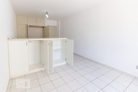 Quarto de kitnet/studio para alugar com 1 quarto, 35m² em Centro, Campinas