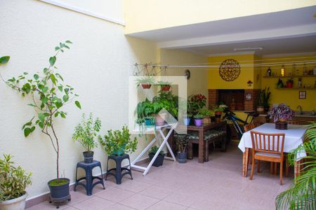 Casa à venda com 200m², 4 quartos e 2 vagasQuintal