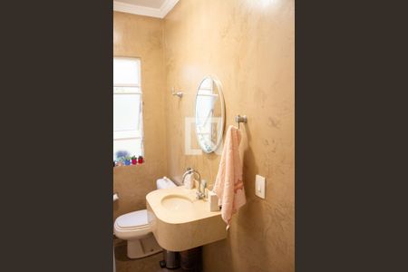 Casa à venda com 200m², 4 quartos e 2 vagasLavabo