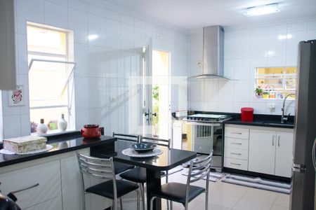 Casa à venda com 200m², 4 quartos e 2 vagasCozinha