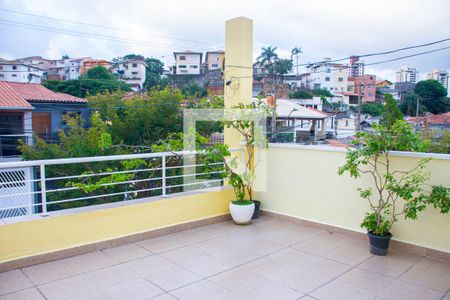 Casa à venda com 200m², 4 quartos e 2 vagasVaranda da Suíte 1