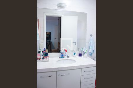 Casa à venda com 200m², 4 quartos e 2 vagasBanheiro da Suíte 1