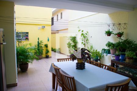 Casa à venda com 200m², 4 quartos e 2 vagasQuintal