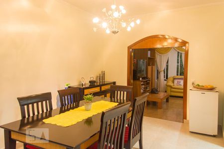 Casa à venda com 200m², 3 quartos e 5 vagasCopa