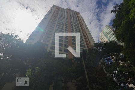 Apartamento à venda com 202m², 3 quartos e 4 vagas Apartamento à venda com 202m², 3 quartos e 4 vagasPrédio