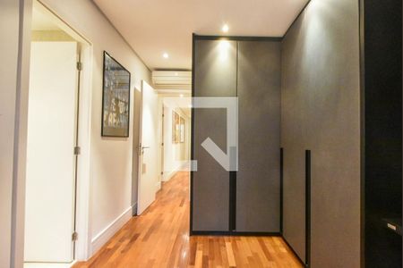 Apartamento à venda com 202m², 3 quartos e 4 vagasSuite 02