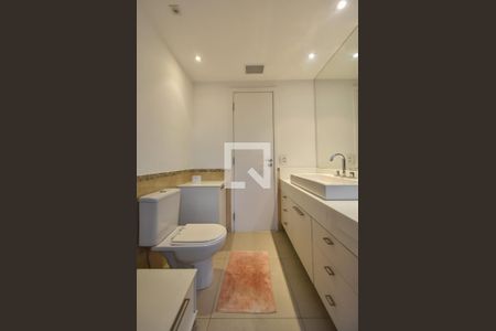 Apartamento à venda com 202m², 3 quartos e 4 vagasBanheiro Suíte Master