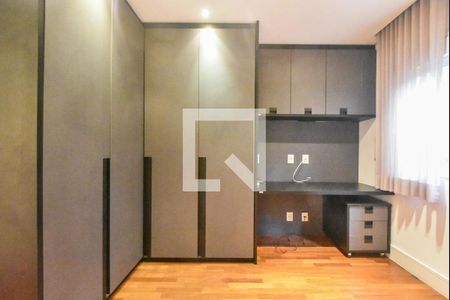 Apartamento à venda com 202m², 3 quartos e 4 vagasSuite 02