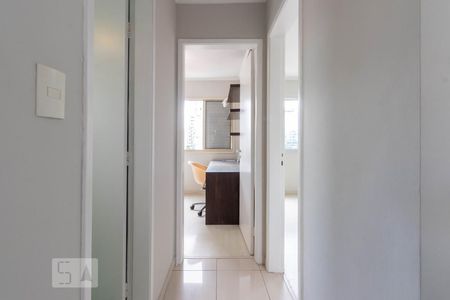 Corredor de apartamento à venda com 2 quartos, 64m² em Vila Nova Conceição, São Paulo