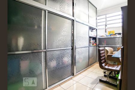 Casa à venda com 232m², 3 quartos e 3 vagas Casa à venda com 232m², 3 quartos e 3 vagasEscritório / Dispensa