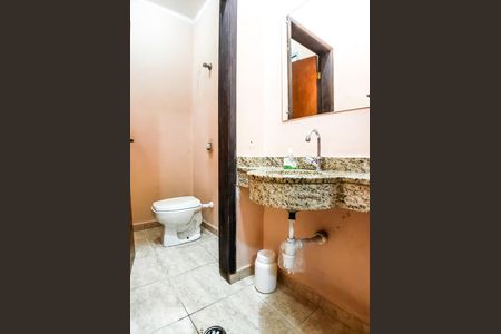 Casa à venda com 232m², 3 quartos e 3 vagas Casa à venda com 232m², 3 quartos e 3 vagasLavabo