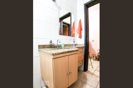 Casa à venda com 232m², 3 quartos e 3 vagas Casa à venda com 232m², 3 quartos e 3 vagasBanheiro