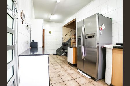 Casa à venda com 232m², 3 quartos e 3 vagas Casa à venda com 232m², 3 quartos e 3 vagasCozinha