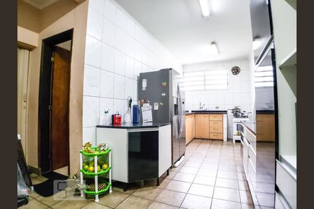Casa à venda com 232m², 3 quartos e 3 vagas Casa à venda com 232m², 3 quartos e 3 vagasCozinha