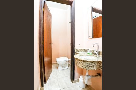 Casa à venda com 232m², 3 quartos e 3 vagas Casa à venda com 232m², 3 quartos e 3 vagasLavabo