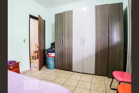 Casa à venda com 232m², 3 quartos e 3 vagas Casa à venda com 232m², 3 quartos e 3 vagasQuarto 2