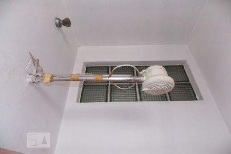 Casa à venda com 200m², 4 quartos e 3 vagas Casa à venda com 200m², 4 quartos e 3 vagasBanheiro 2