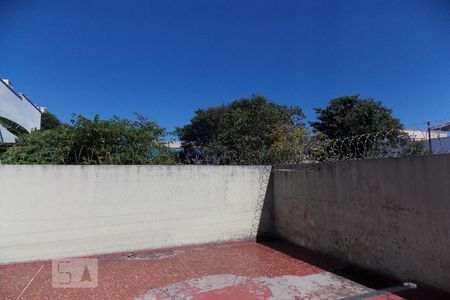 Casa à venda com 200m², 4 quartos e 3 vagas Casa à venda com 200m², 4 quartos e 3 vagasVaranda