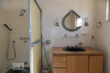 Casa à venda com 200m², 4 quartos e 3 vagas Casa à venda com 200m², 4 quartos e 3 vagasBanheiro da Suíte
