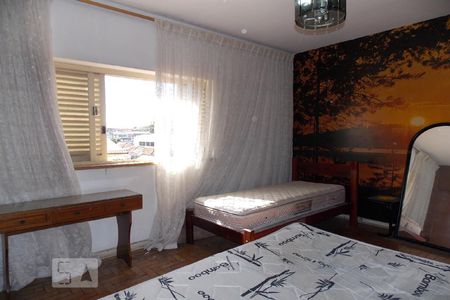 Casa à venda com 200m², 4 quartos e 3 vagas Casa à venda com 200m², 4 quartos e 3 vagasSuite