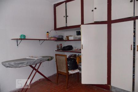 Casa à venda com 200m², 4 quartos e 3 vagas Casa à venda com 200m², 4 quartos e 3 vagasÁrea de Serviço