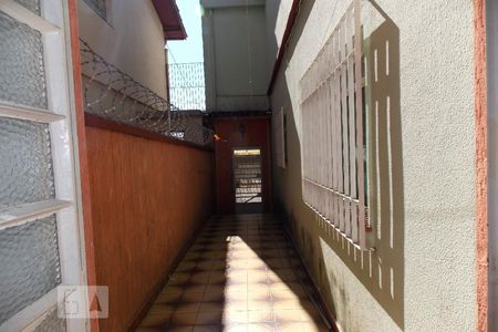 Casa à venda com 200m², 4 quartos e 3 vagas Casa à venda com 200m², 4 quartos e 3 vagasCorredor