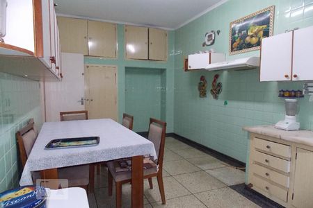 Casa à venda com 200m², 4 quartos e 3 vagas Casa à venda com 200m², 4 quartos e 3 vagasCozinha