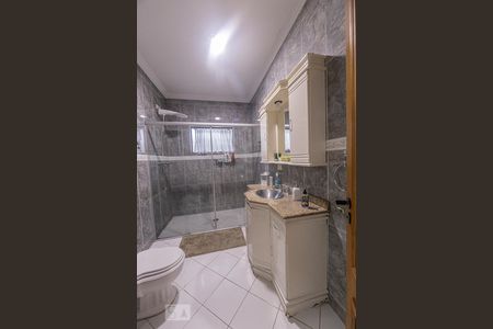 Casa à venda com 357m², 4 quartos e 4 vagasBanheiro Social
