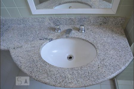 Apartamento à venda com 85m², 3 quartos e 1 vagaBanheiro da Suíte 2 - Torneira