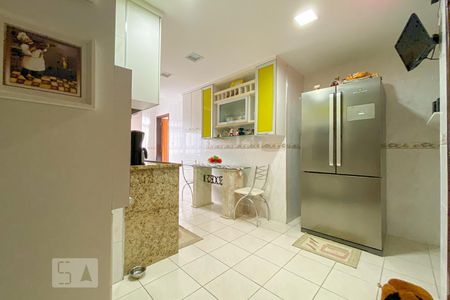 Apartamento para alugar com 184m², 3 quartos e 2 vagasCozinha