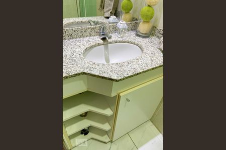 Apartamento para alugar com 184m², 3 quartos e 2 vagasBanheiro