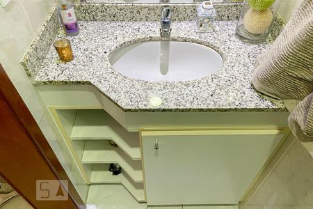 Apartamento para alugar com 184m², 3 quartos e 2 vagasBanheiro