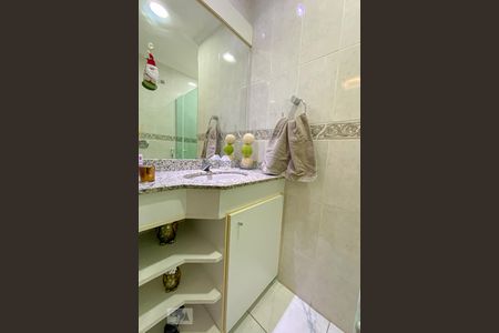 Apartamento para alugar com 184m², 3 quartos e 2 vagasBanheiro