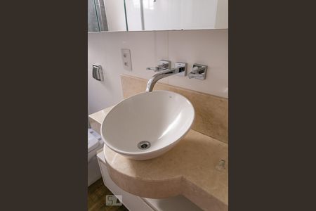 Apartamento à venda com 66m², 2 quartos e 1 vagaBanheiro - Torneira