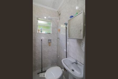 Casa à venda com 195m², 3 quartos e 2 vagas Casa à venda com 195m², 3 quartos e 2 vagasBanheiro