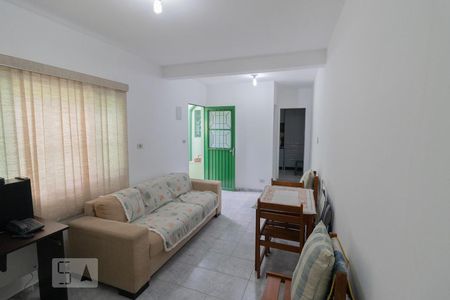 Casa à venda com 195m², 3 quartos e 2 vagas Casa à venda com 195m², 3 quartos e 2 vagasEscritório
