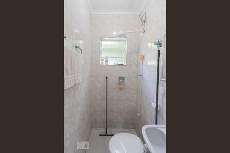 Casa à venda com 195m², 3 quartos e 2 vagas Casa à venda com 195m², 3 quartos e 2 vagasBanheiro