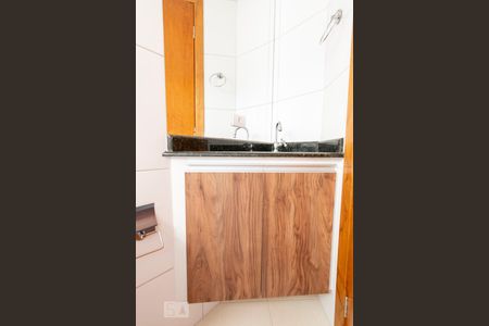 Apartamento à venda com 55m², 2 quartos e 1 vaga Apartamento à venda com 55m², 2 quartos e 1 vagaArmário Banheiro