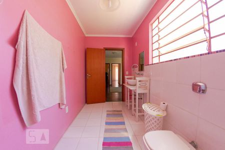 Casa à venda com 400m², 4 quartos e 2 vagasBanheiro 2