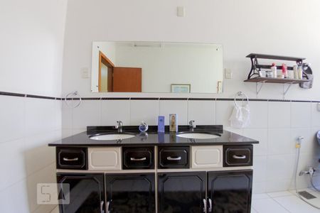 Casa à venda com 400m², 4 quartos e 2 vagasBanheiro da Suíte