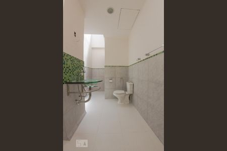 Casa à venda com 400m², 4 quartos e 2 vagasBanheiro 