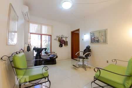 Casa à venda com 400m², 4 quartos e 2 vagasEscritório