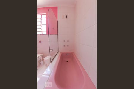 Casa à venda com 400m², 4 quartos e 2 vagasBanheiro 2