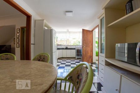 Casa à venda com 400m², 4 quartos e 2 vagasCozinha